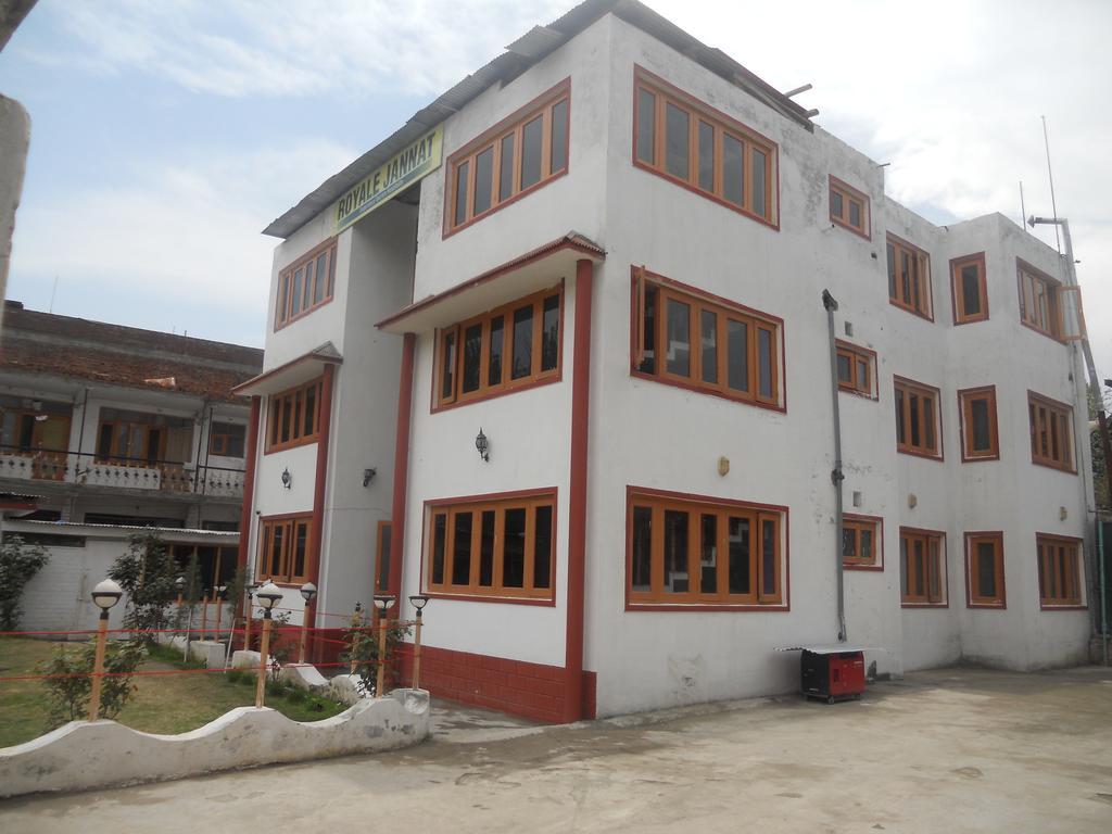 Hotel Royale Jannat Srīnagar Exterior foto