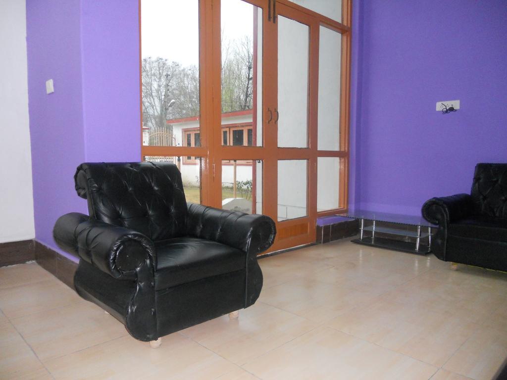 Hotel Royale Jannat Srīnagar Zimmer foto