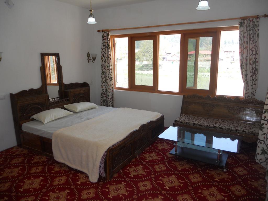 Hotel Royale Jannat Srīnagar Exterior foto