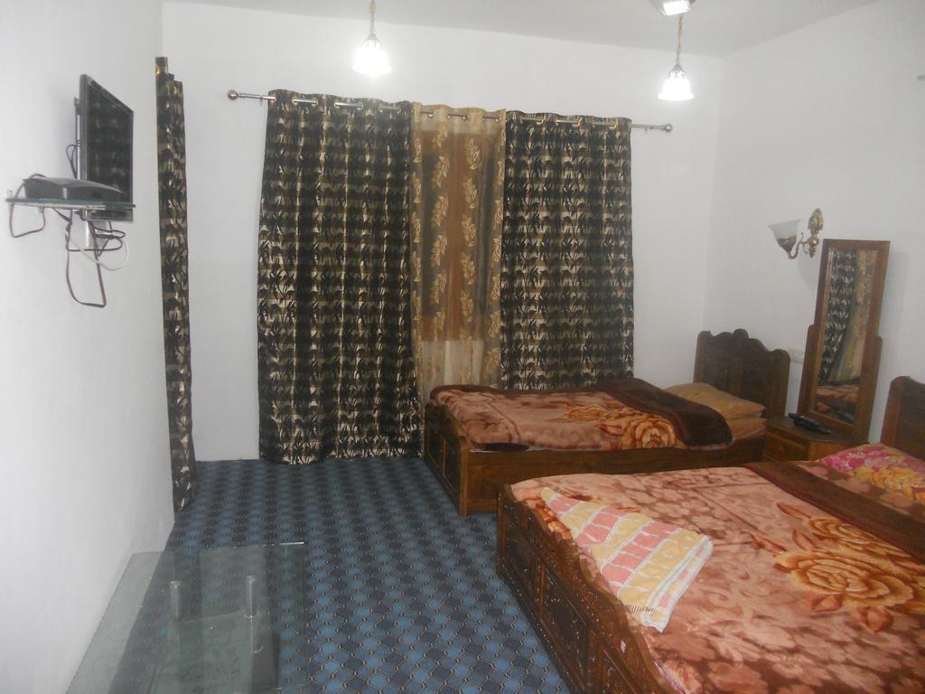 Hotel Royale Jannat Srīnagar Zimmer foto