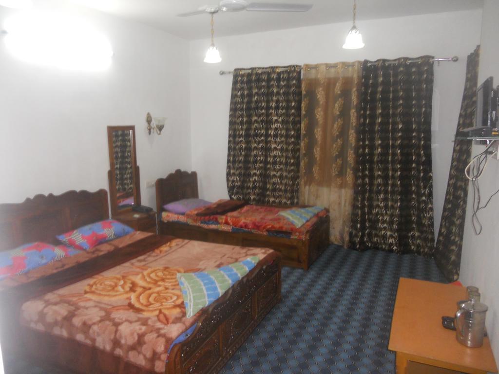 Hotel Royale Jannat Srīnagar Zimmer foto